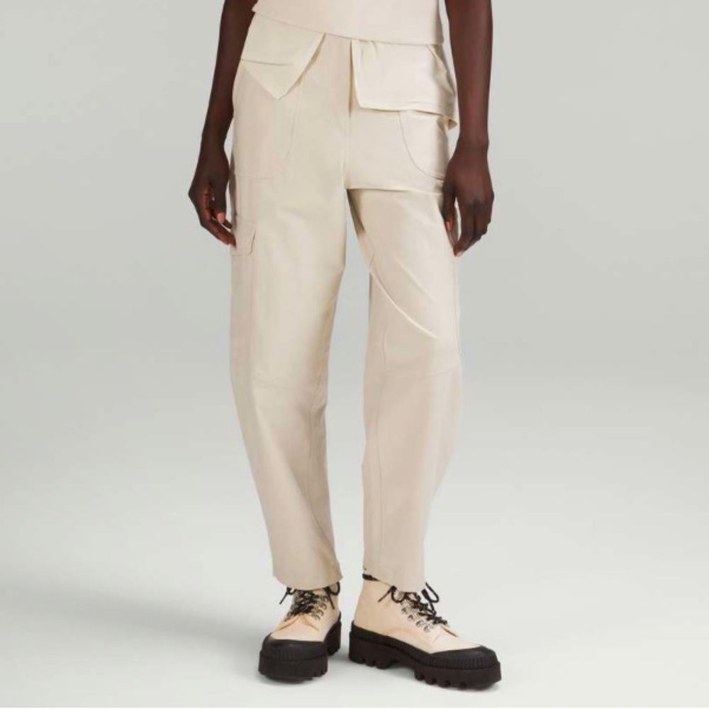 Lululemon Light Utilitech Cargo Pocket High-Rise Pant